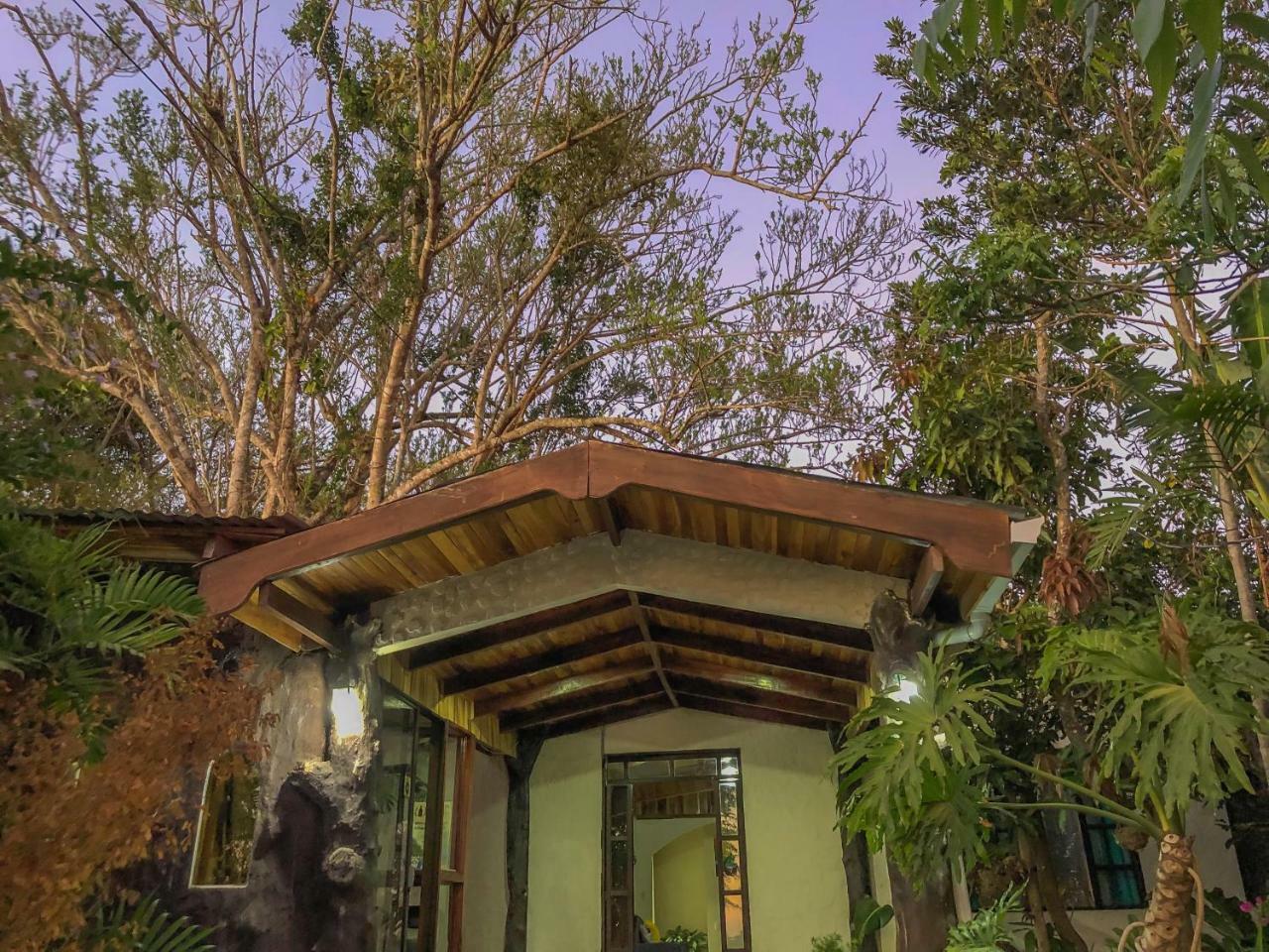 Monte Fresco Hostel Boutique Puntarenas Exterior photo