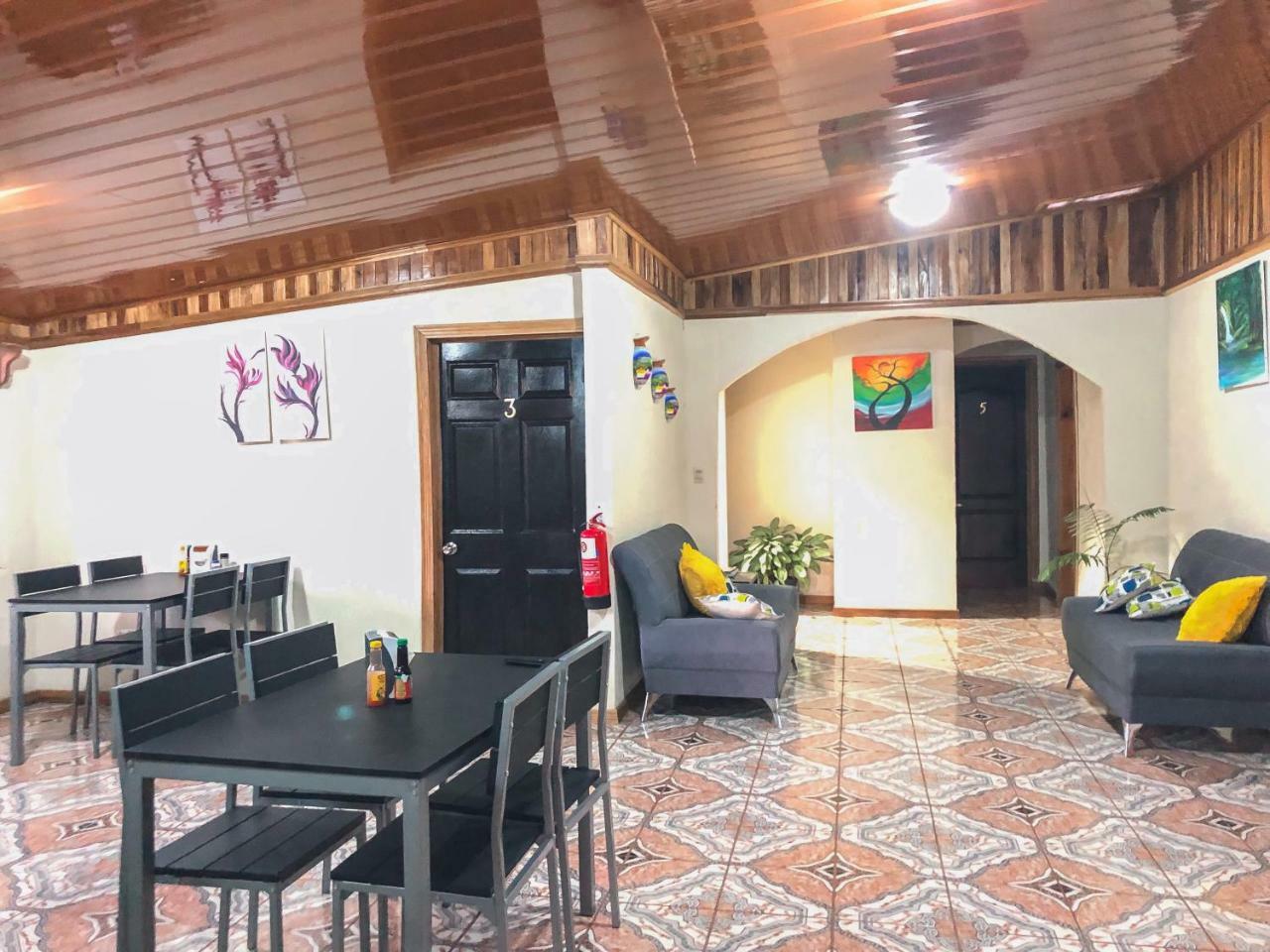 Monte Fresco Hostel Boutique Puntarenas Exterior photo